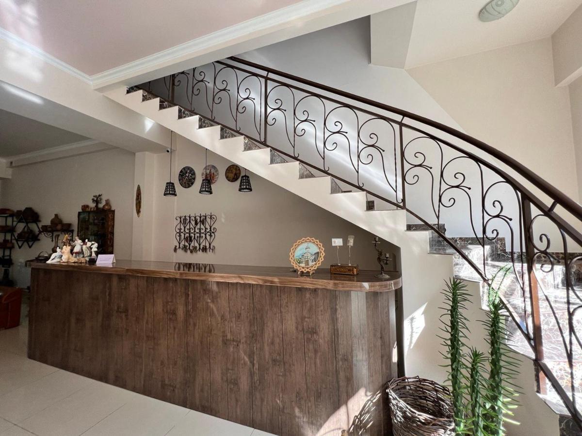 Mthnadzor Hotel Goris Bagian luar foto