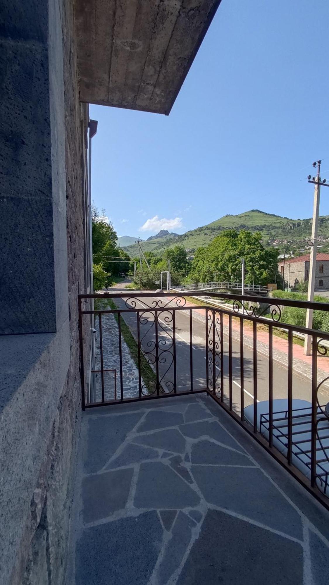 Mthnadzor Hotel Goris Bagian luar foto