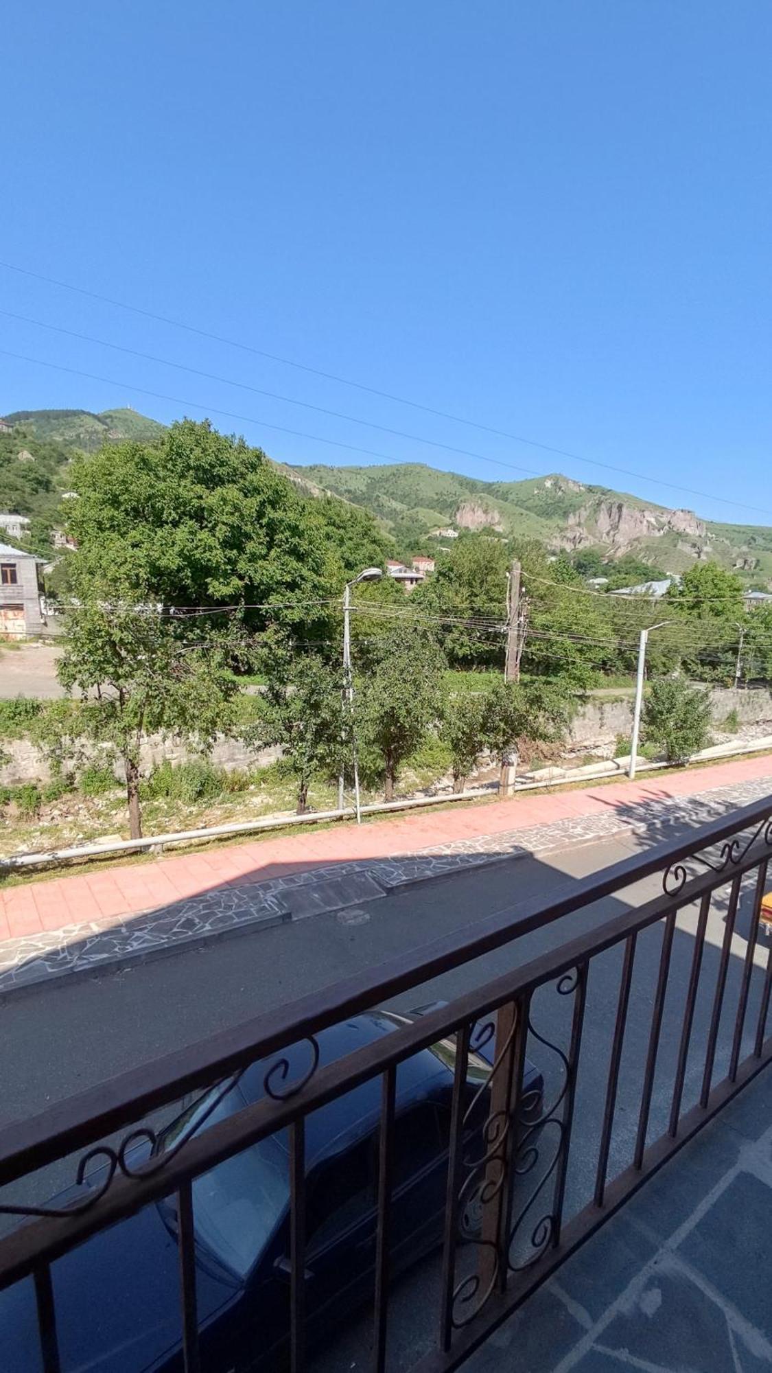 Mthnadzor Hotel Goris Bagian luar foto