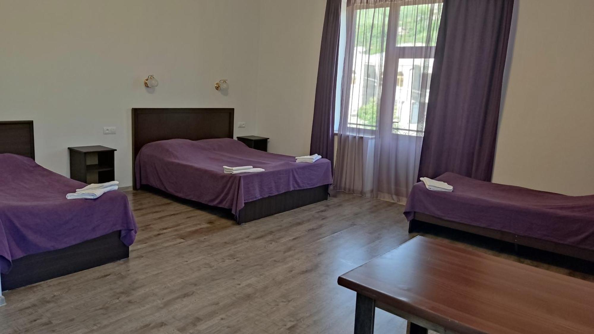 Mthnadzor Hotel Goris Bagian luar foto